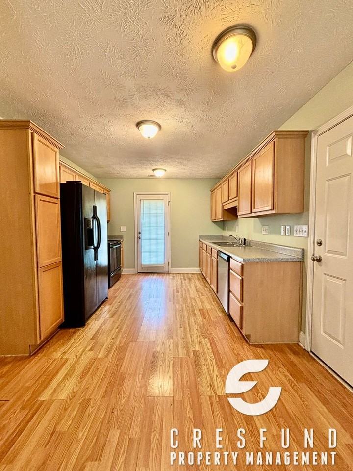 4833 Laurelwood Pl - Photo 5 of 19