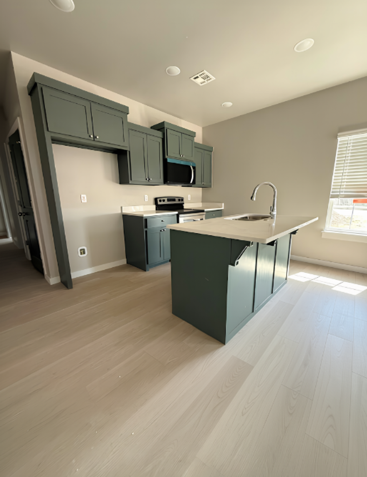 1405 Sw Bishop Rd - Photo 3 of 11