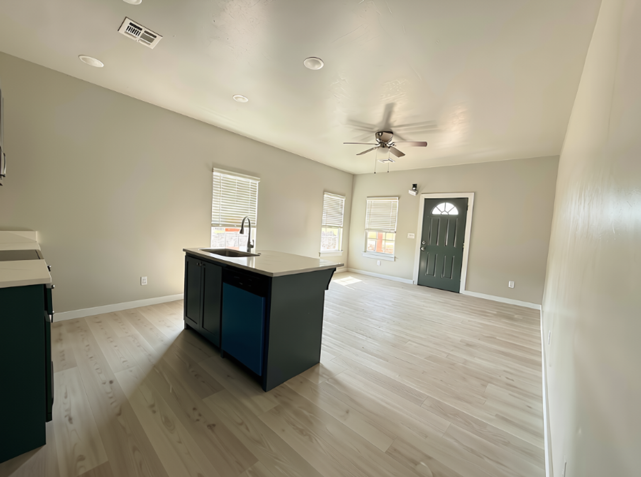 1405 Sw Bishop Rd - Photo 5 of 11