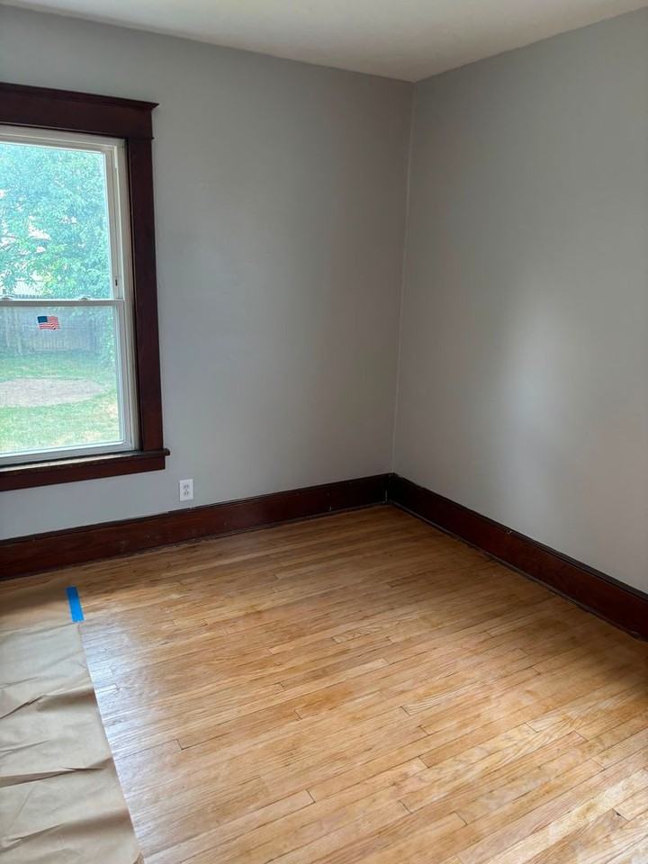 3611 Buechner Ave - Photo 6 of 31