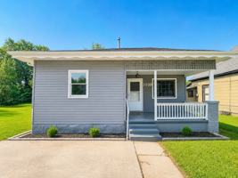 featured image of 1038 E Division St