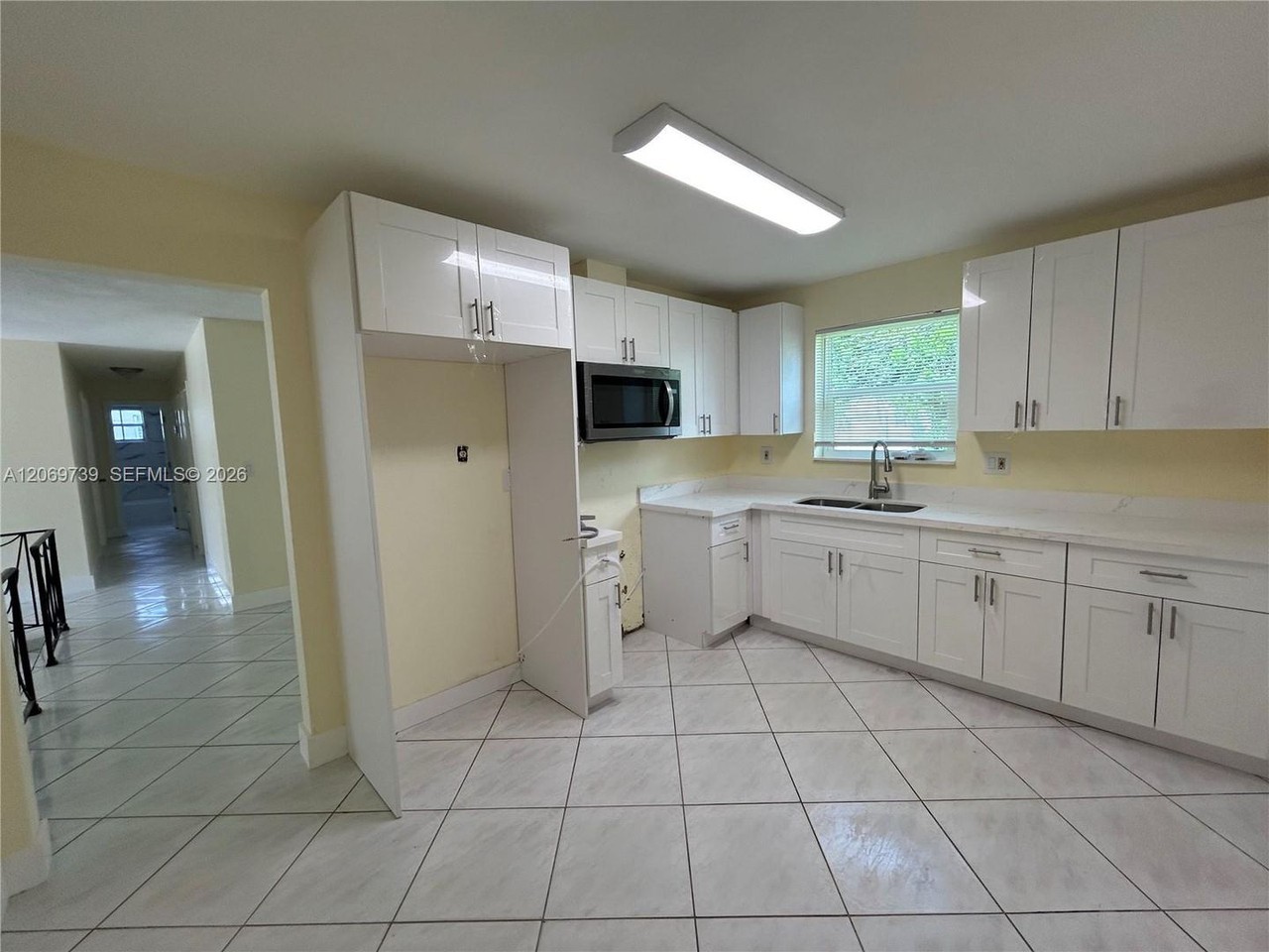 19600 Ne 1st Pl - Photo 2 of 13