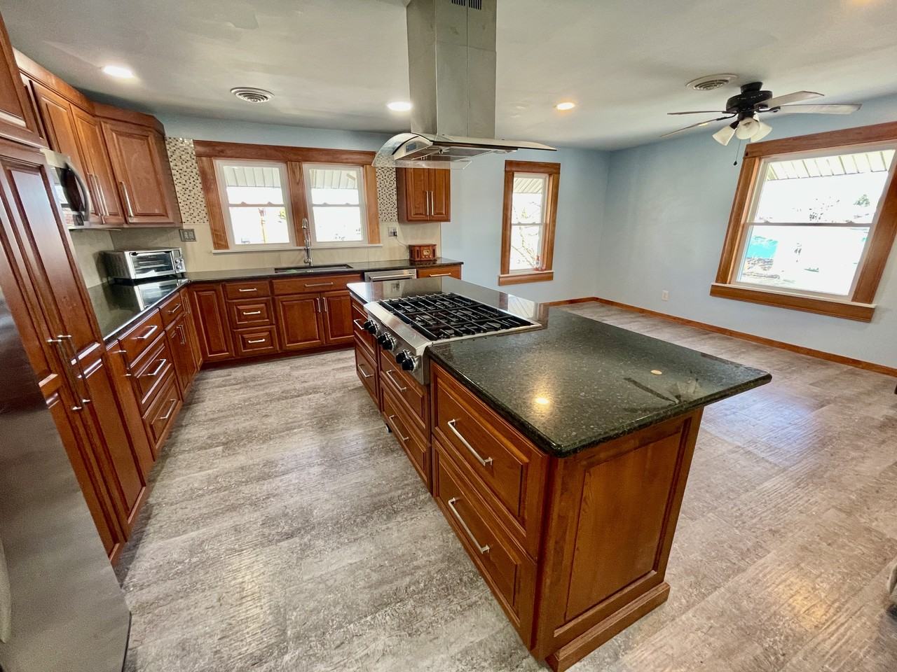 1403 S Main St #1403 - Photo 5 of 29