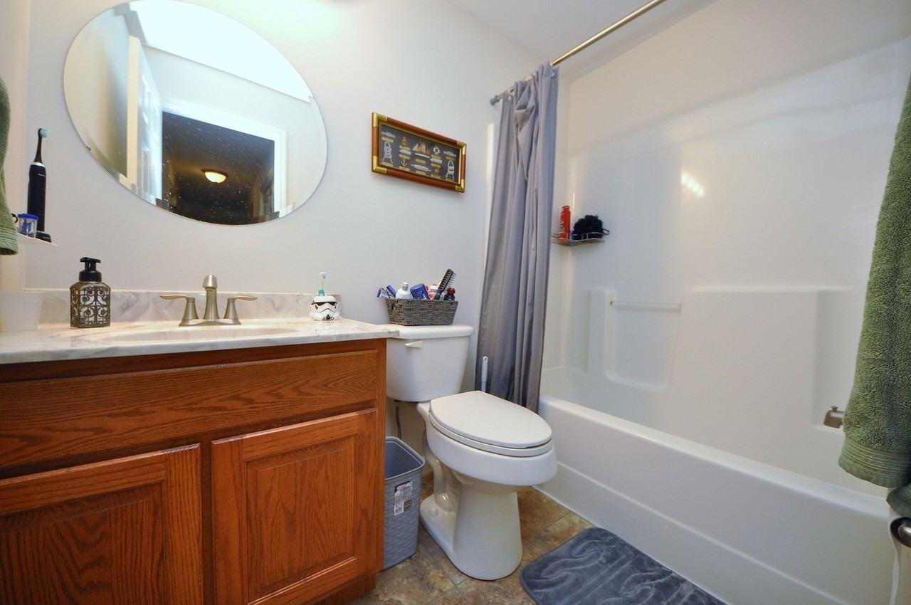445 Woolf Rd - Photo 4 of 50