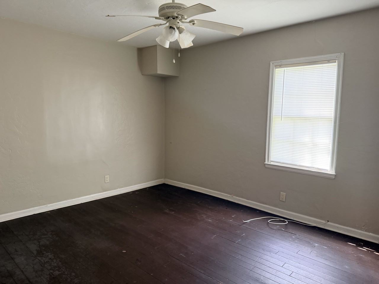 3661 Wylly Ave - Photo 3 of 9