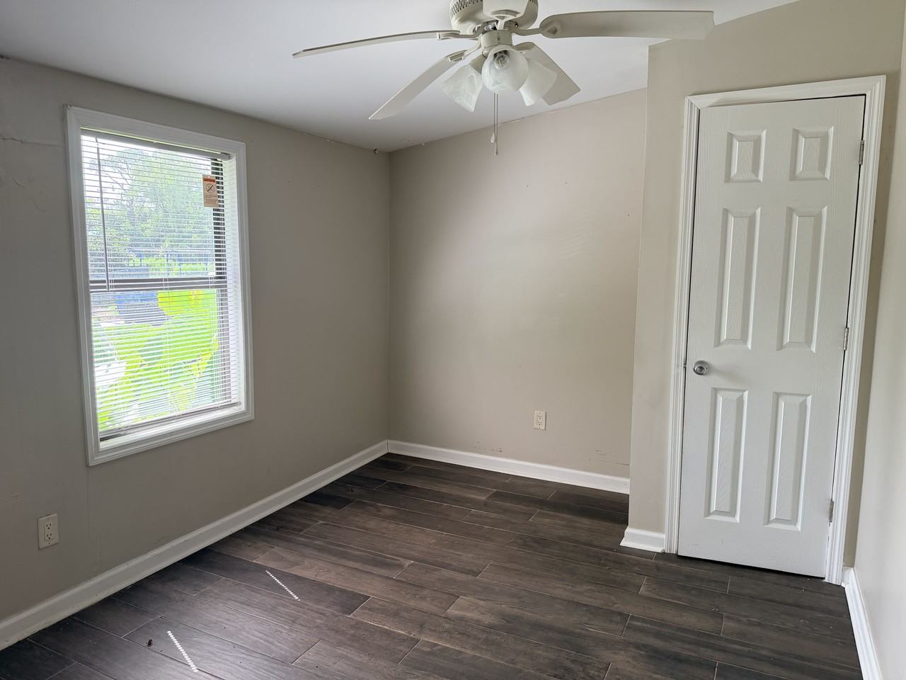 3661 Wylly Ave - Photo 4 of 9