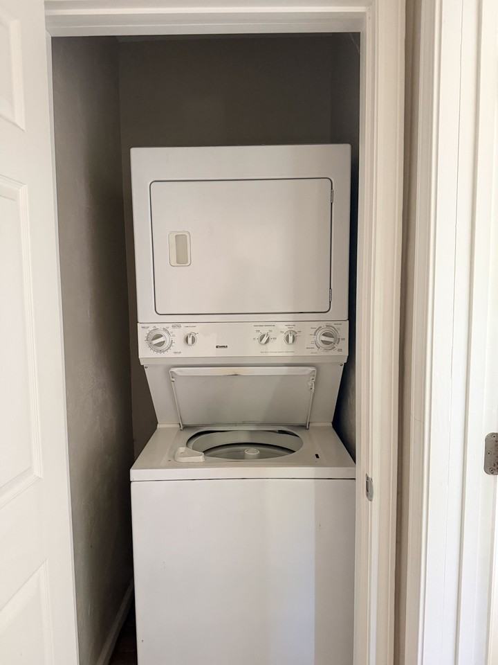 3661 Wylly Ave - Photo 7 of 9