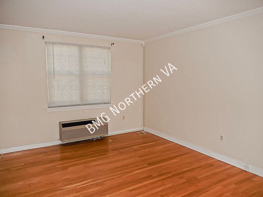 3403 Commonwealth Ave #B - Photo 4 of 10