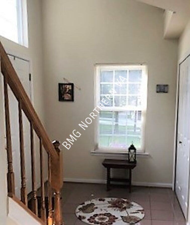 6015 Keble Dr - Photo 3 of 11