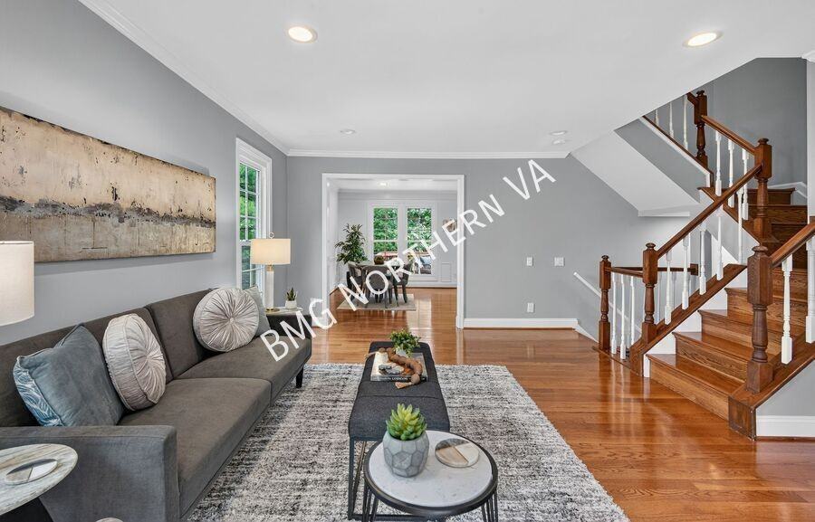 43790 Laburnum Sq - Photo 3 of 50
