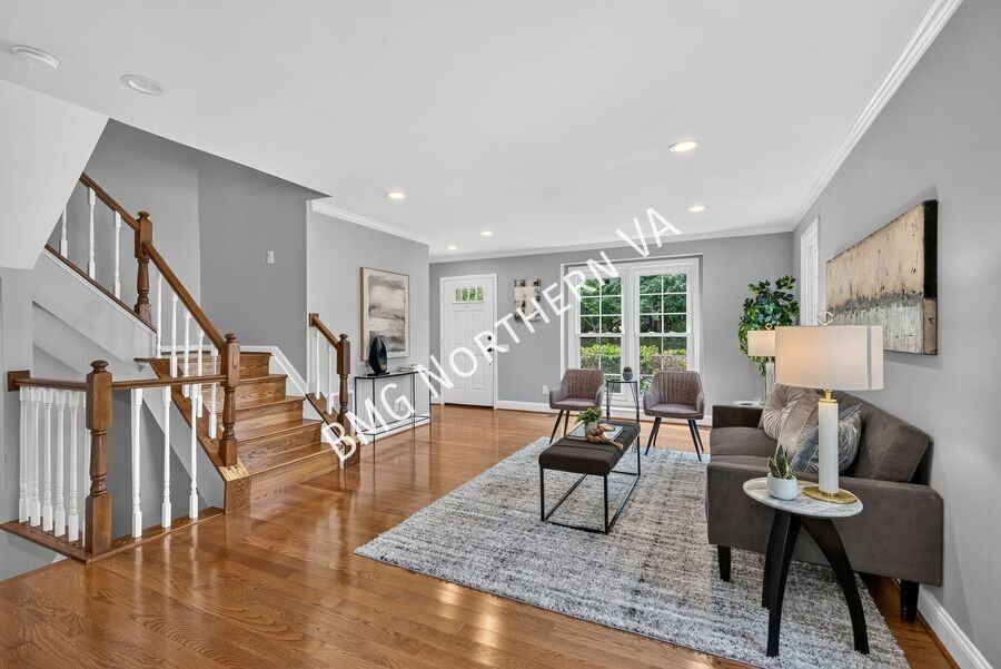43790 Laburnum Sq - Photo 6 of 50