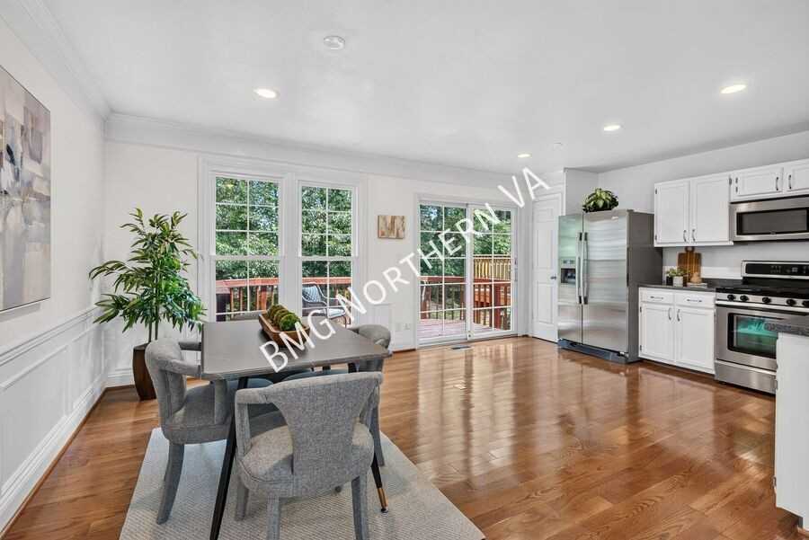 43790 Laburnum Sq - Photo 7 of 50