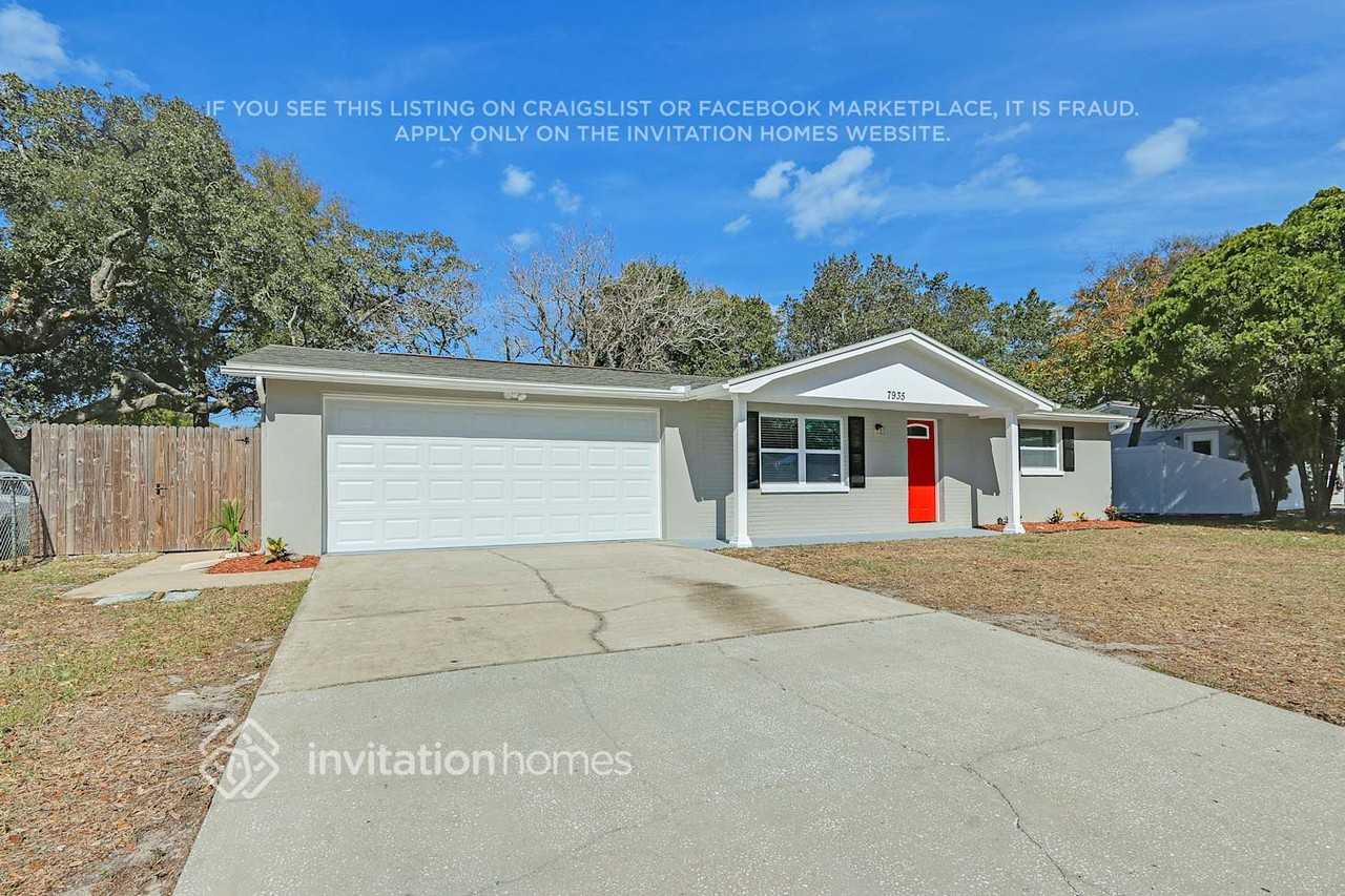 7935 Fox Hollow Dr - Photo 2 of 25