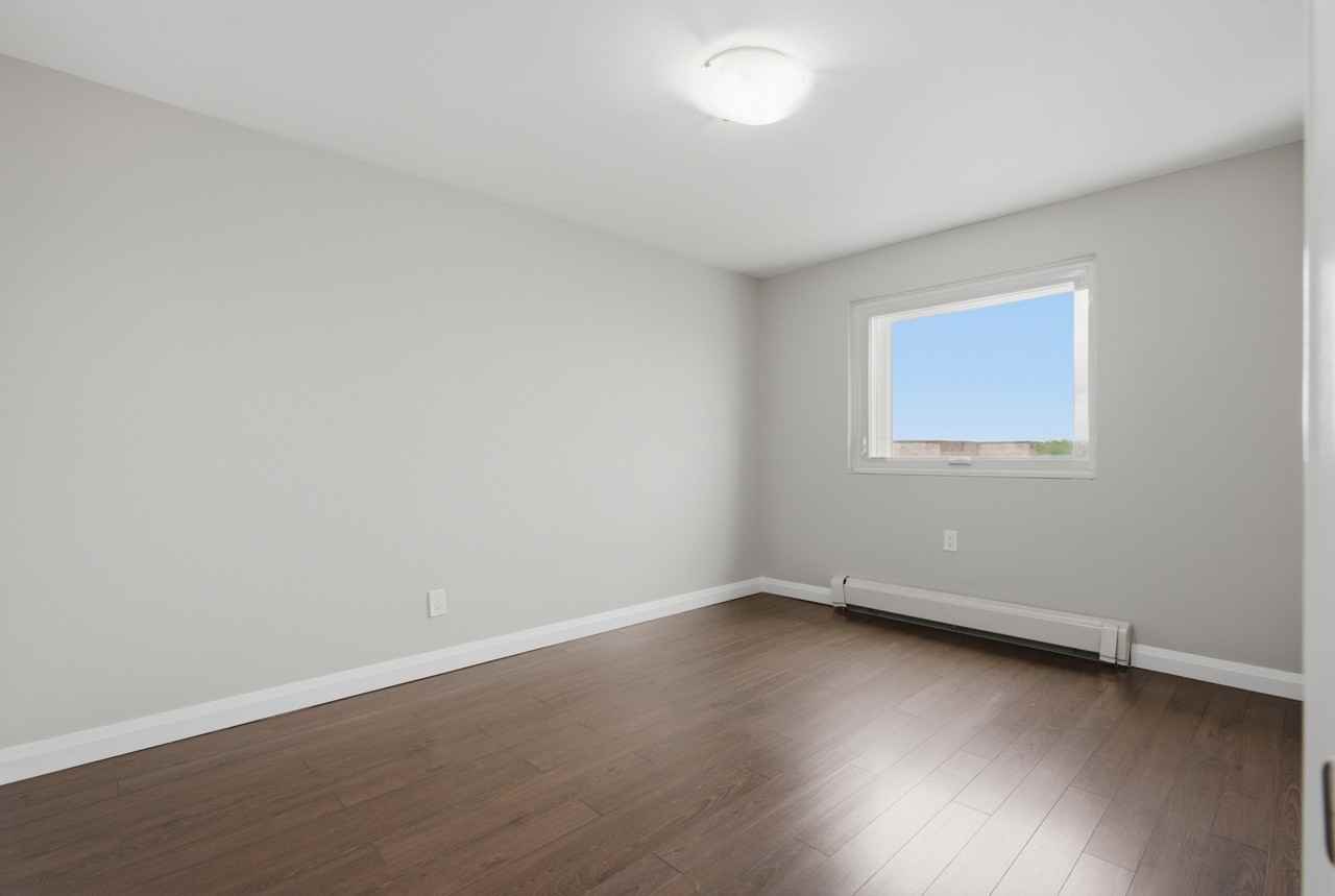 375 Scott Street - Photo 6 of 34
