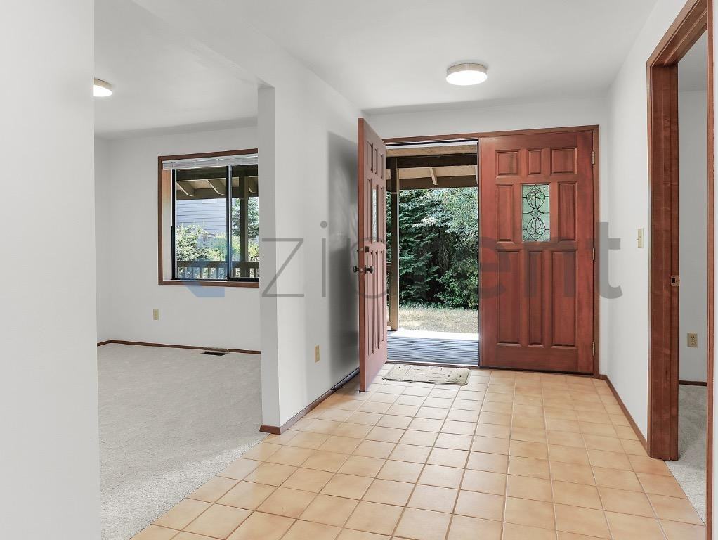 10655 Redmond Woodinville Rd Ne - Photo 2 of 22