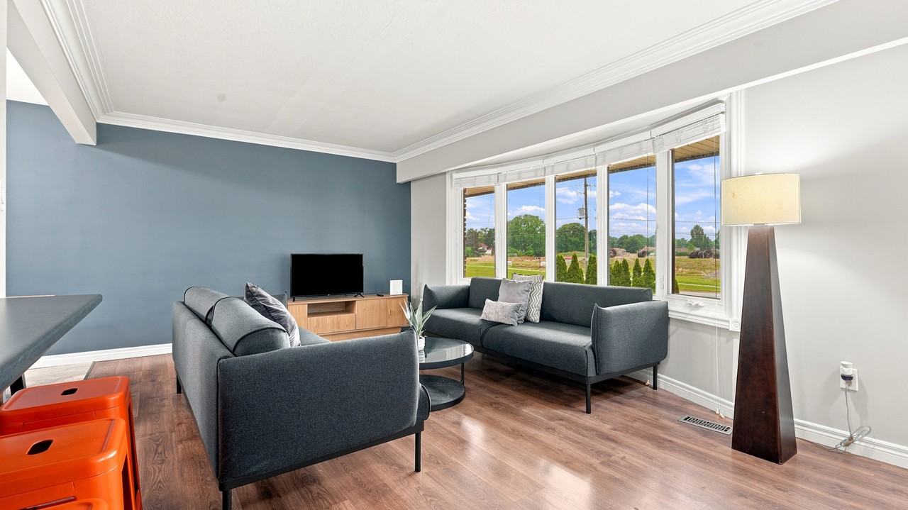 240 Lakeshore Road - Photo 2 of 21