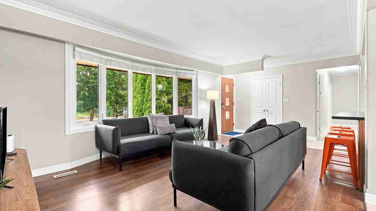 240 Lakeshore Road - Photo 3 of 21