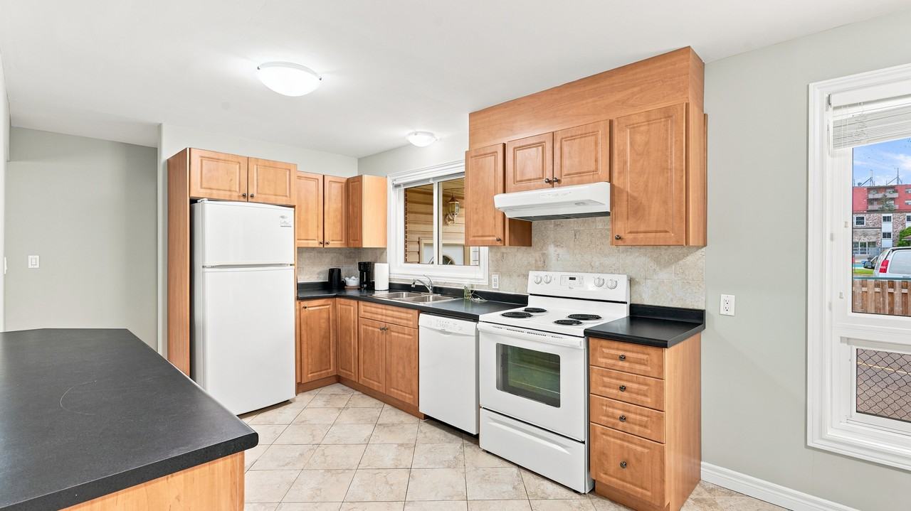240 Lakeshore Road - Photo 7 of 21