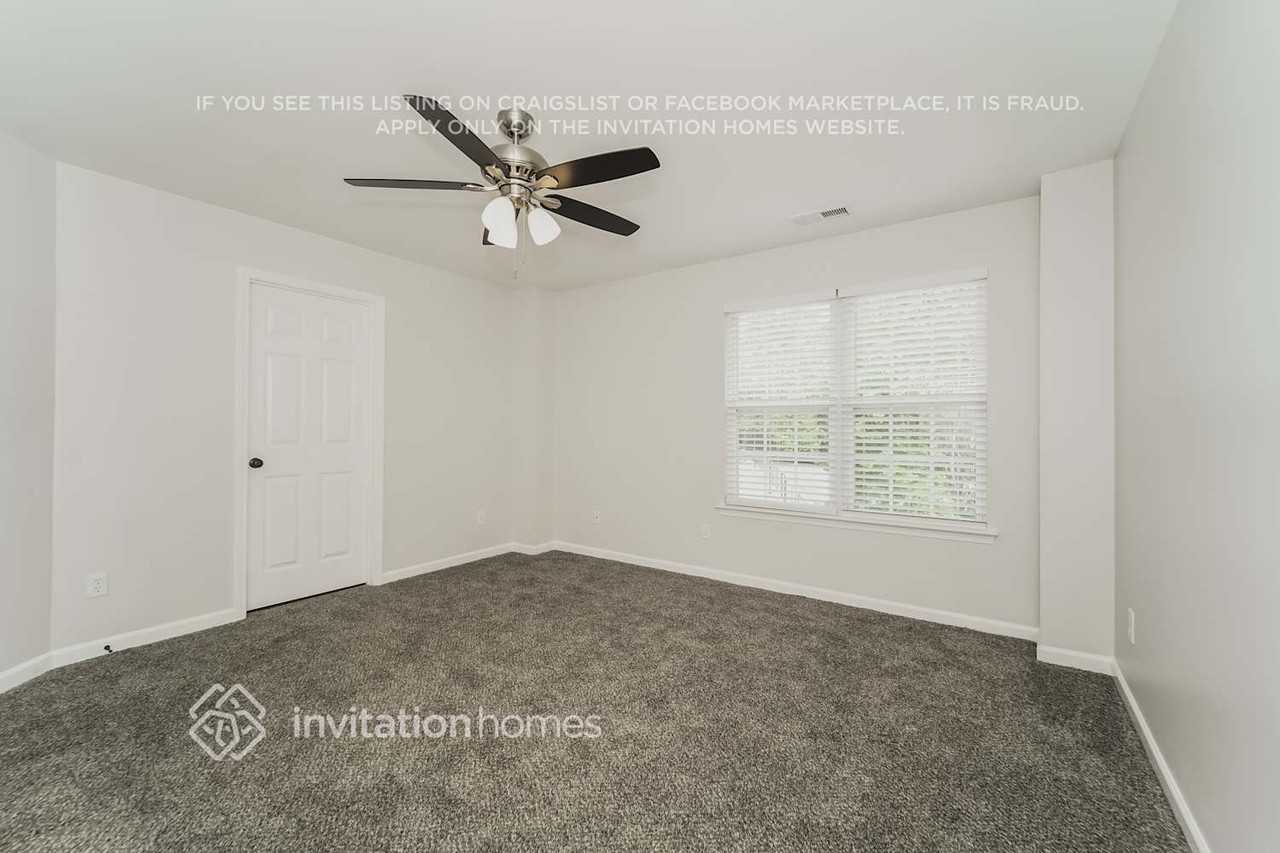 9661 Bailey Rd - Photo 7 of 15