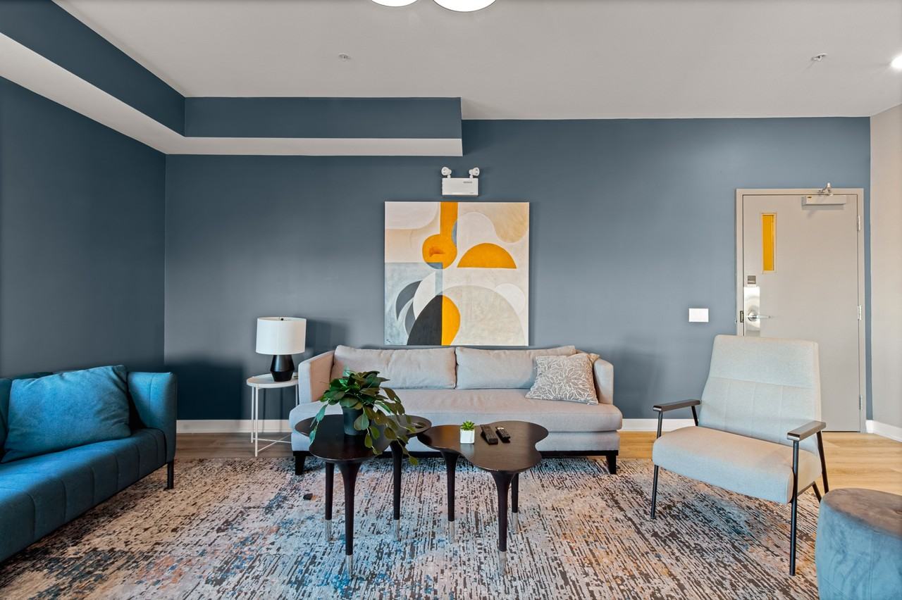 86 Hinton Avenue North - Photo 6 of 8