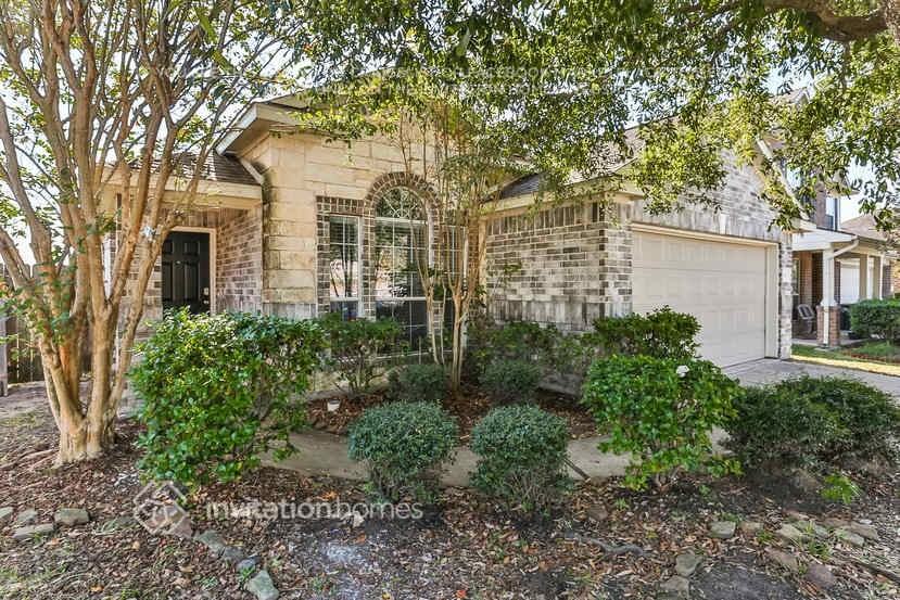 19811 Whispering Hollow Ln - Photo 2 of 23