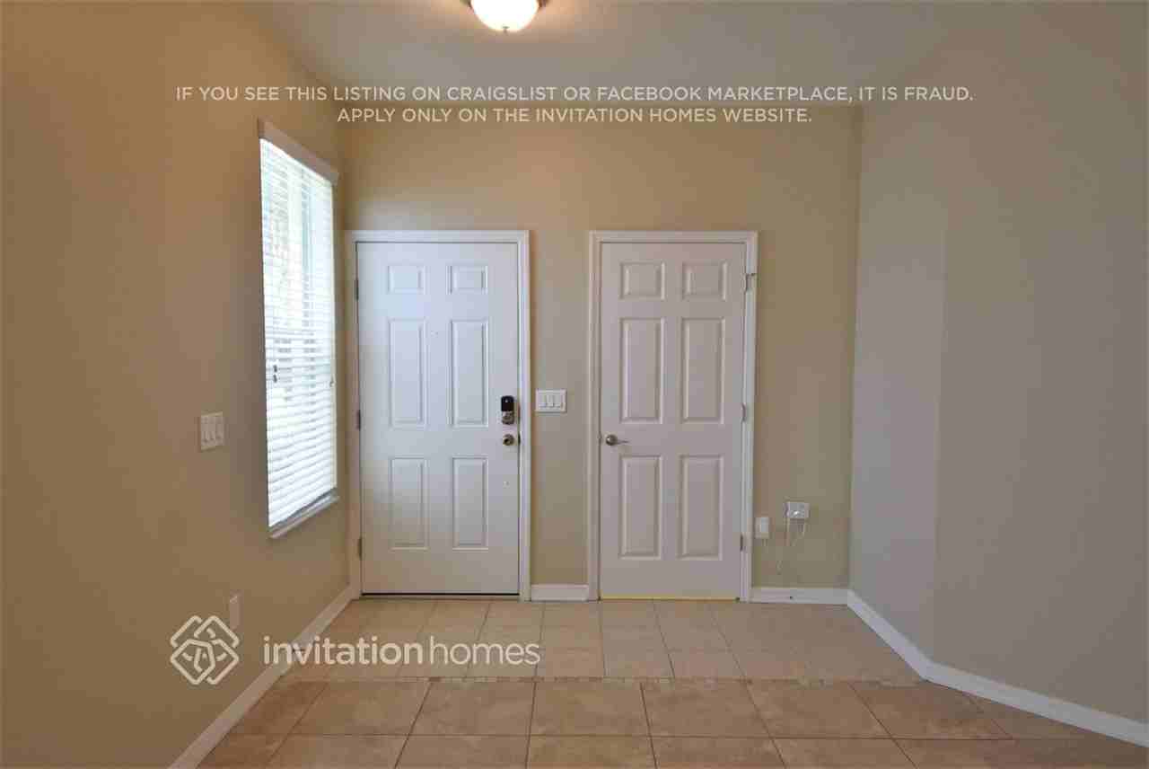 10305 Greystone Ridge Ct - Photo 3 of 19