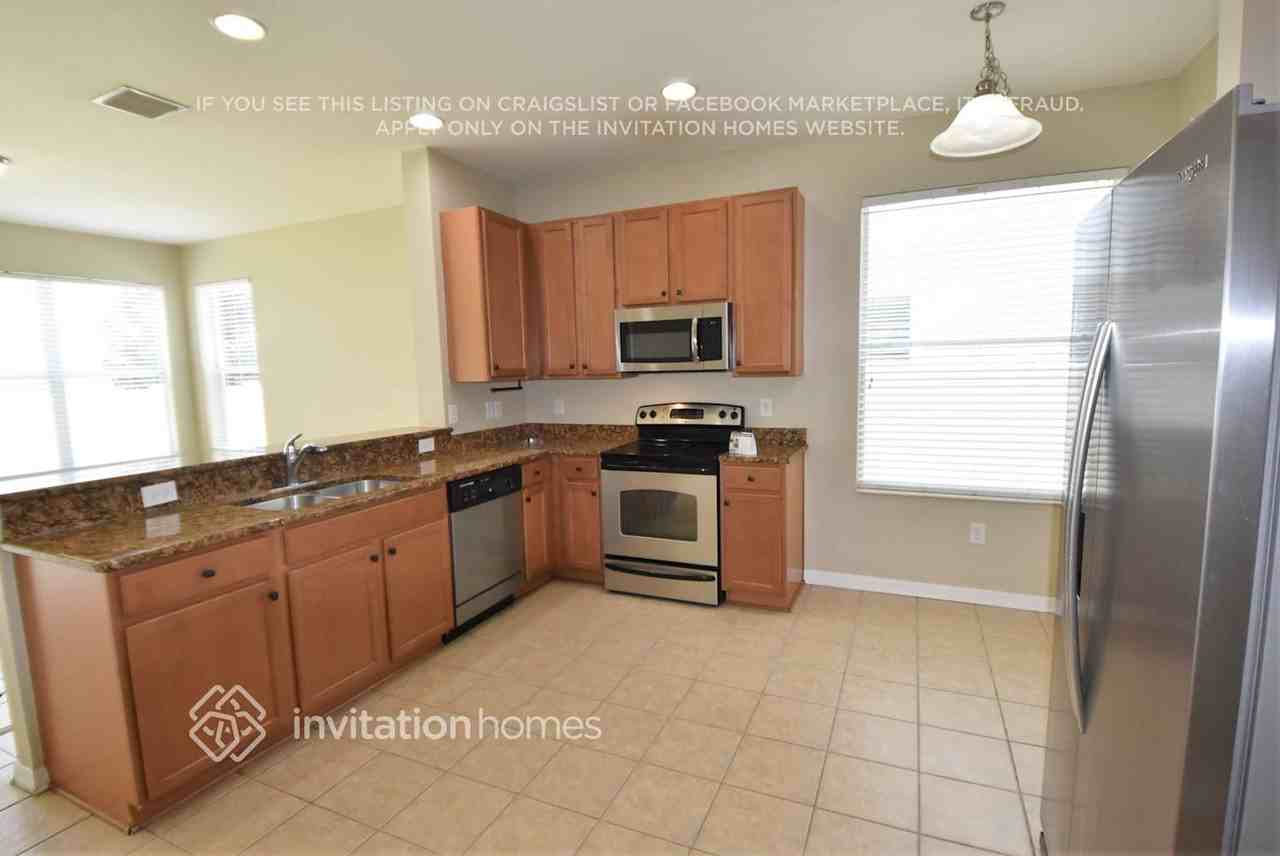 10305 Greystone Ridge Ct - Photo 7 of 19