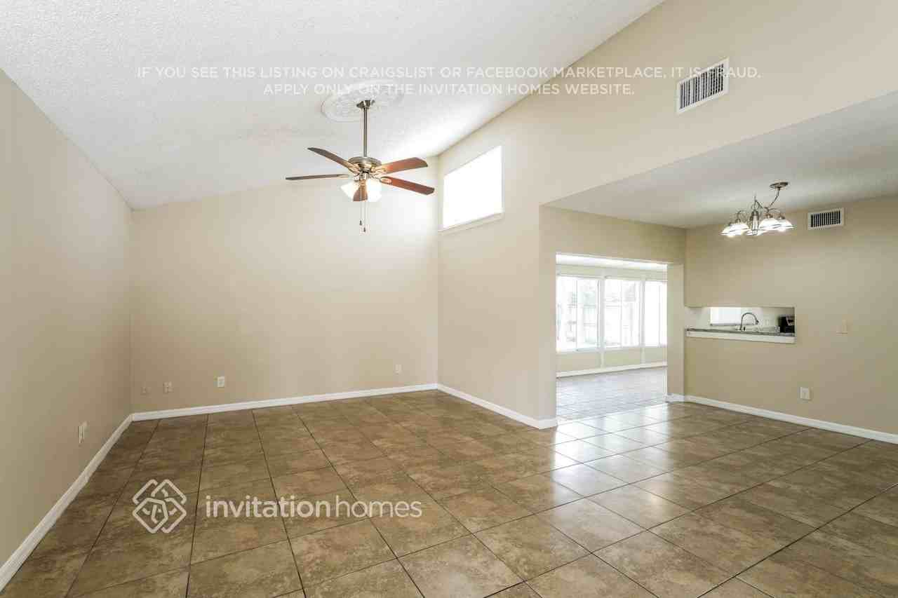 10507 Chadbourne Dr - Photo 4 of 18