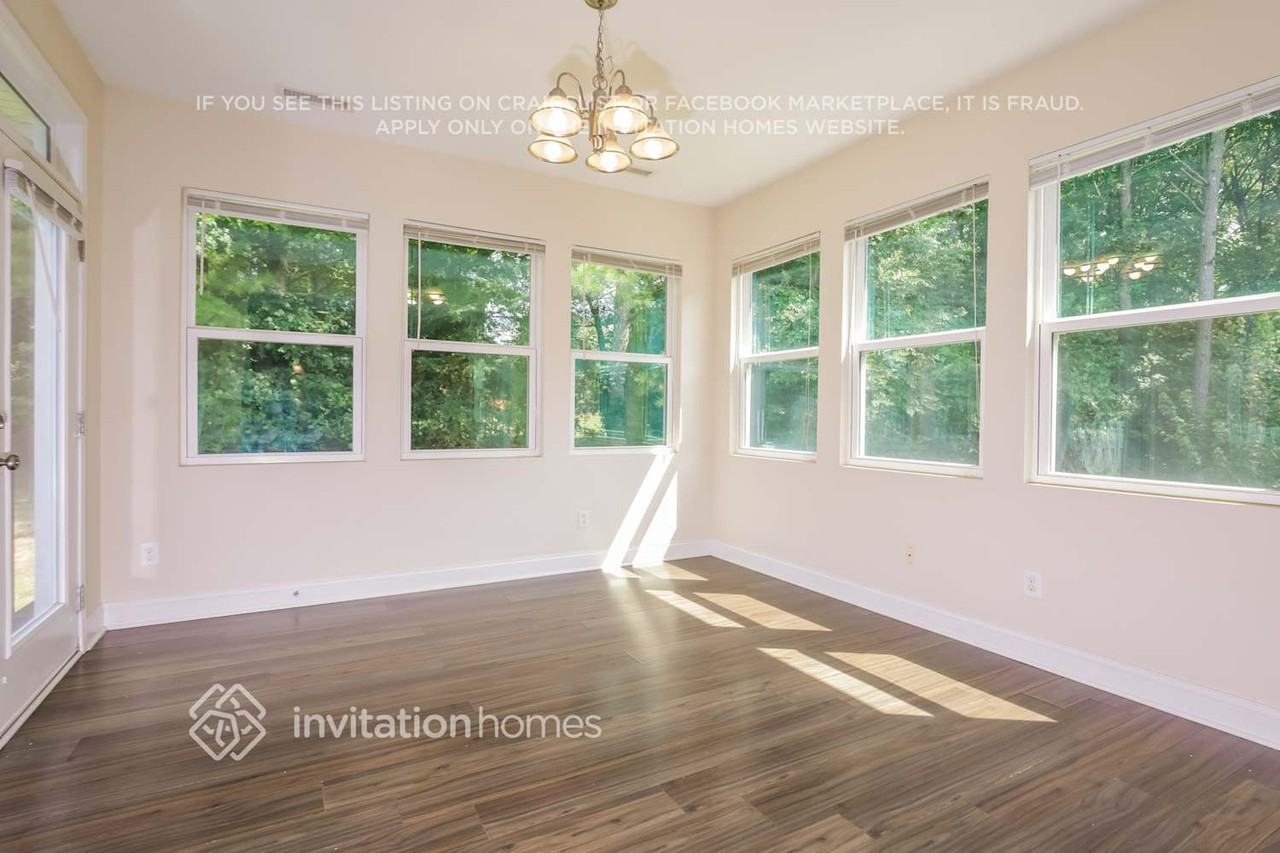 404 Ferry Ct - Photo 6 of 18