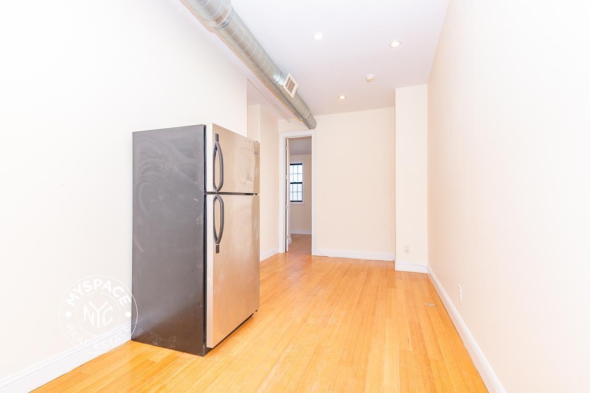 11 Locust St #2L - Photo 2 of 9