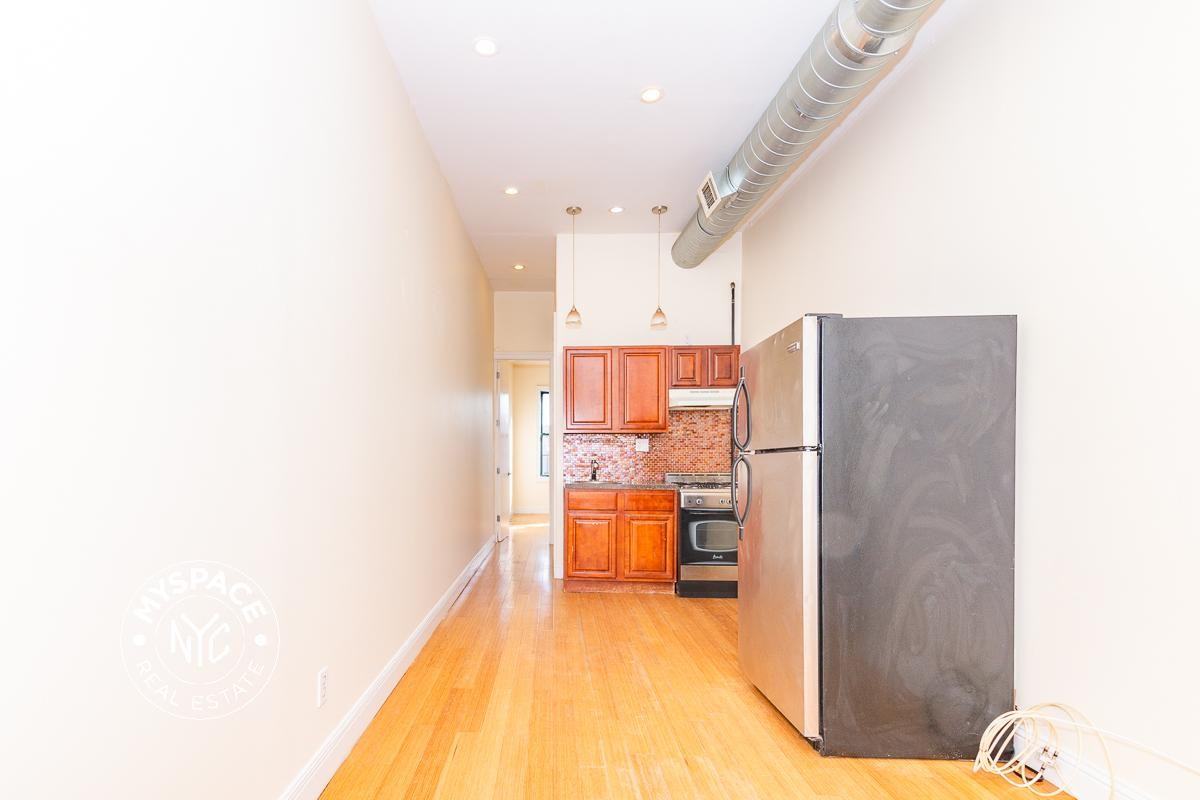 11 Locust St #2L - Photo 4 of 9