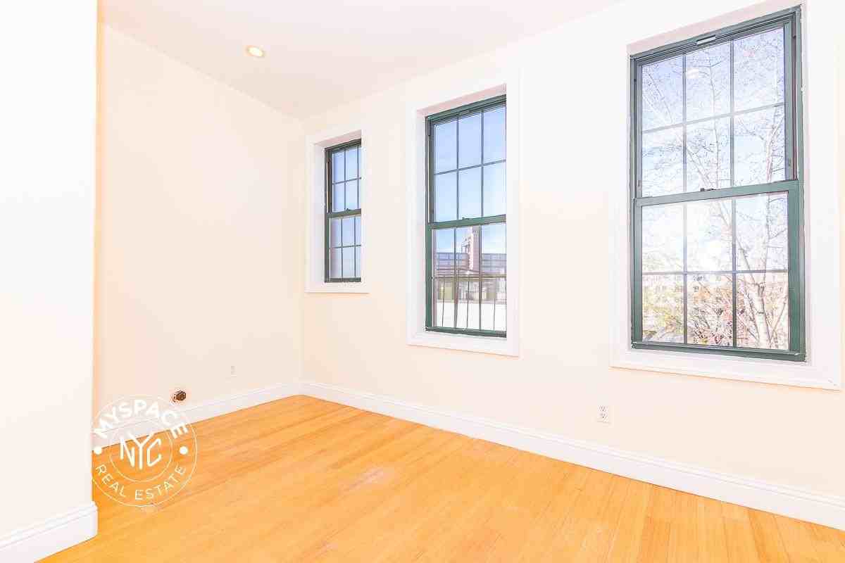 11 Locust St #2L - Photo 5 of 9