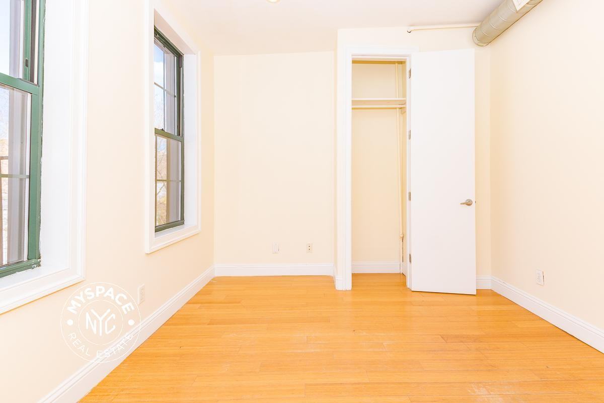 11 Locust St #2L - Photo 6 of 9