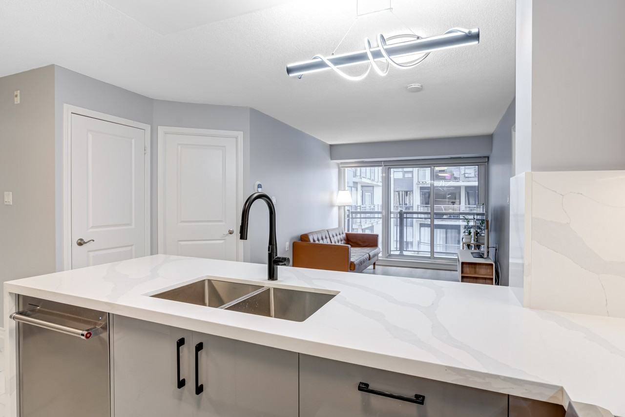 872 Sheppard Avenue West #301 - Photo 5 of 27
