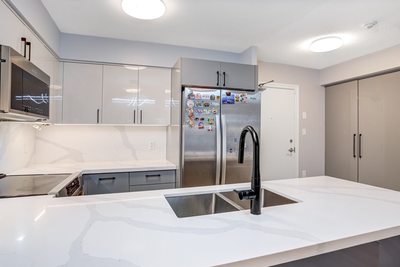 872 Sheppard Avenue West #301 - Photo 7 of 27