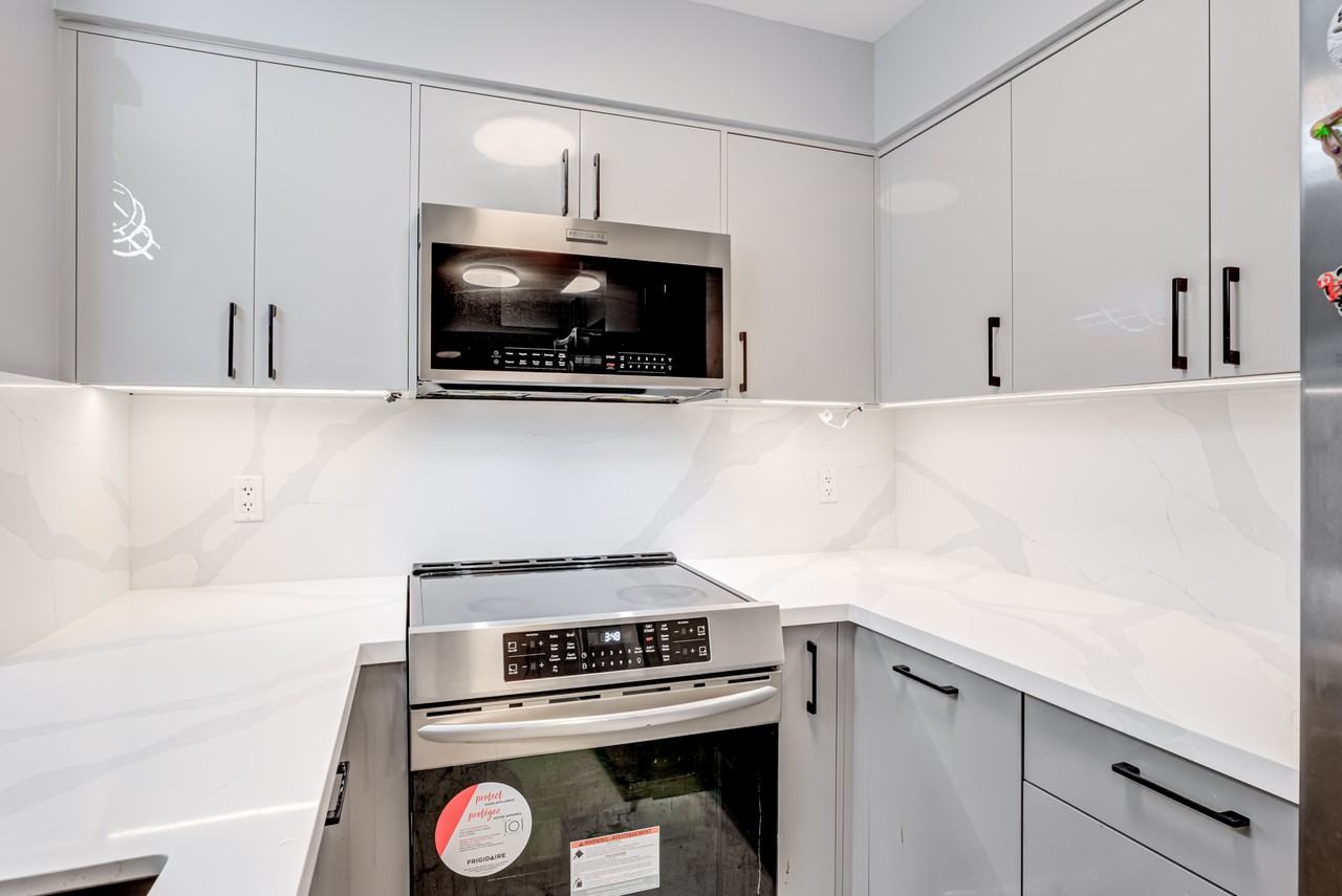 872 Sheppard Avenue West #301 - Photo 6 of 27