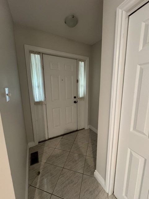 584 Wonderland Road North - Photo 4 of 19