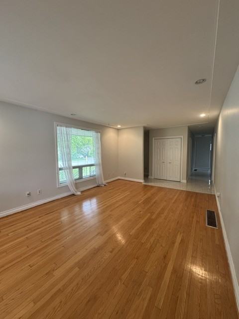 584 Wonderland Road North - Photo 5 of 19