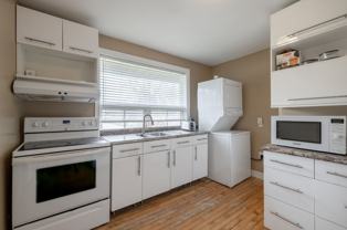584 Wonderland Road North #Lower - Photo 1 of 1