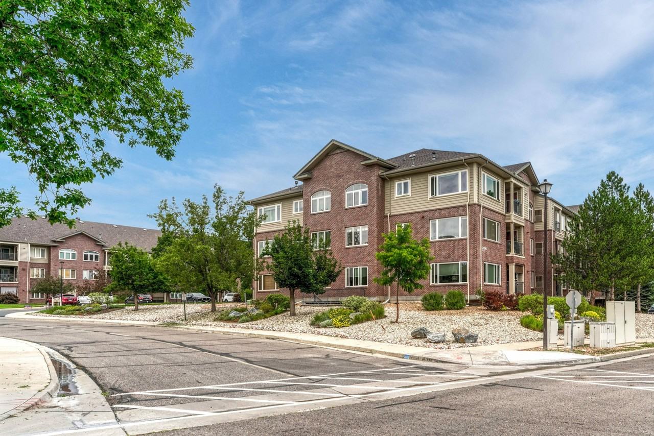 2896 W Riverwalk Cir #204 - Photo 4 of 34