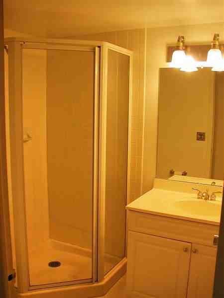 3895 Lone Pine Apartments in West Bloomfield, Orchard Lake Village, MI