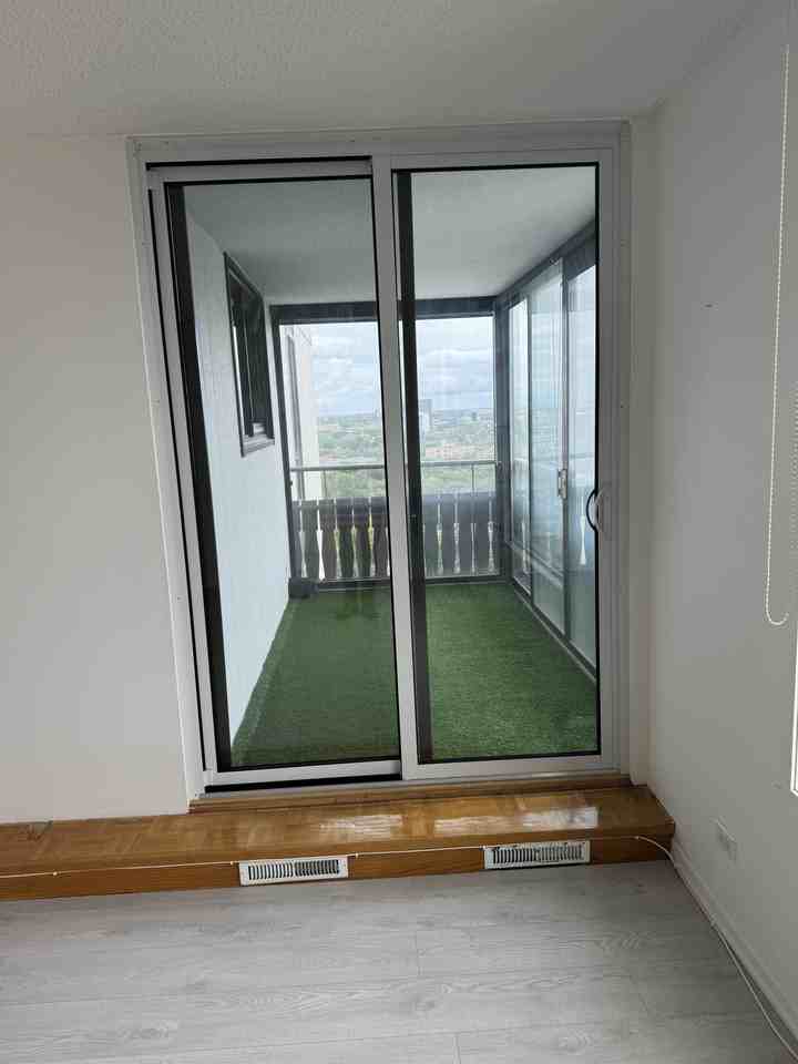 55 Nassau St N - Photo 6 of 13