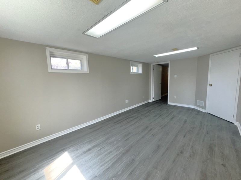 79 Grove St E - Photo 5 of 15
