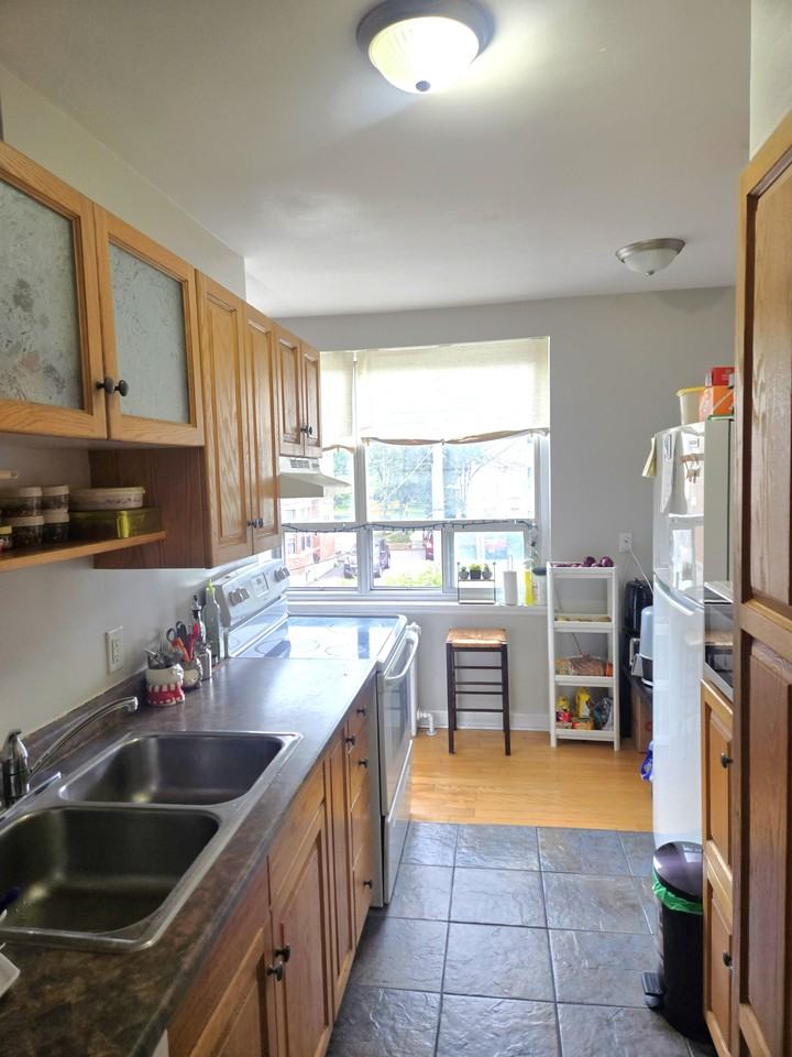 114 Kempenfelt Dr - Photo 4 of 12