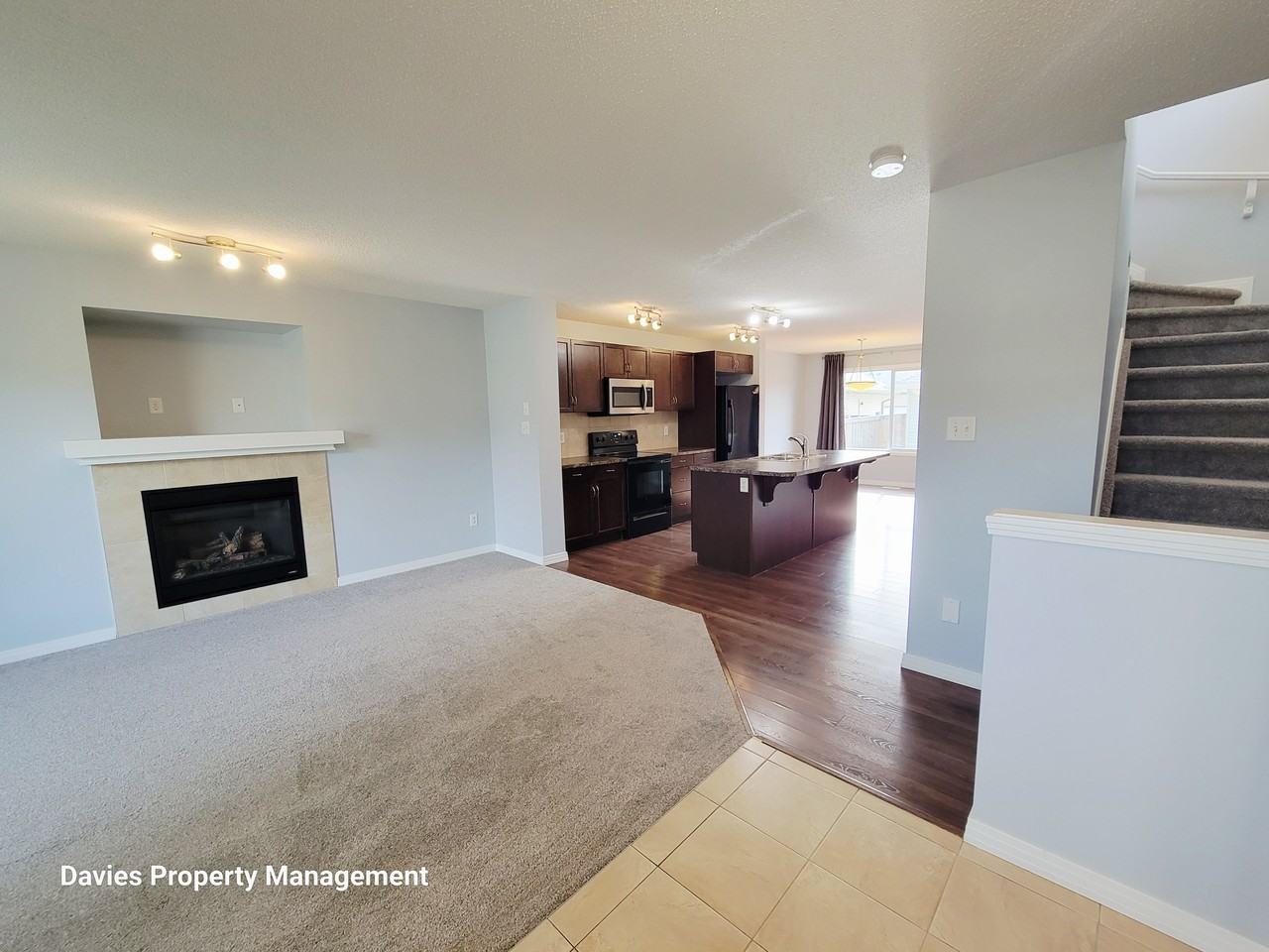 1044 177 St Sw - Photo 2 of 16