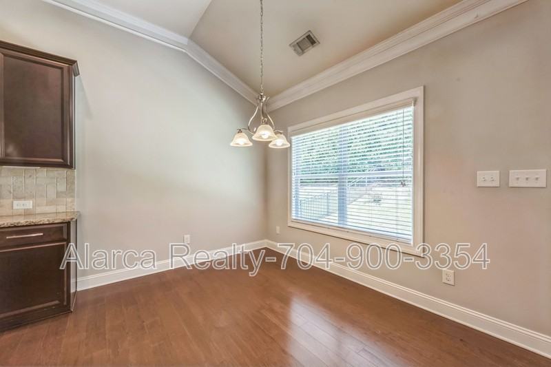1016 Ridge Haven Rd - Photo 6 of 39