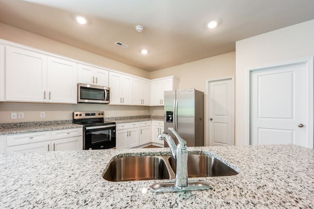4577 Morgan Dr - Photo 6 of 16
