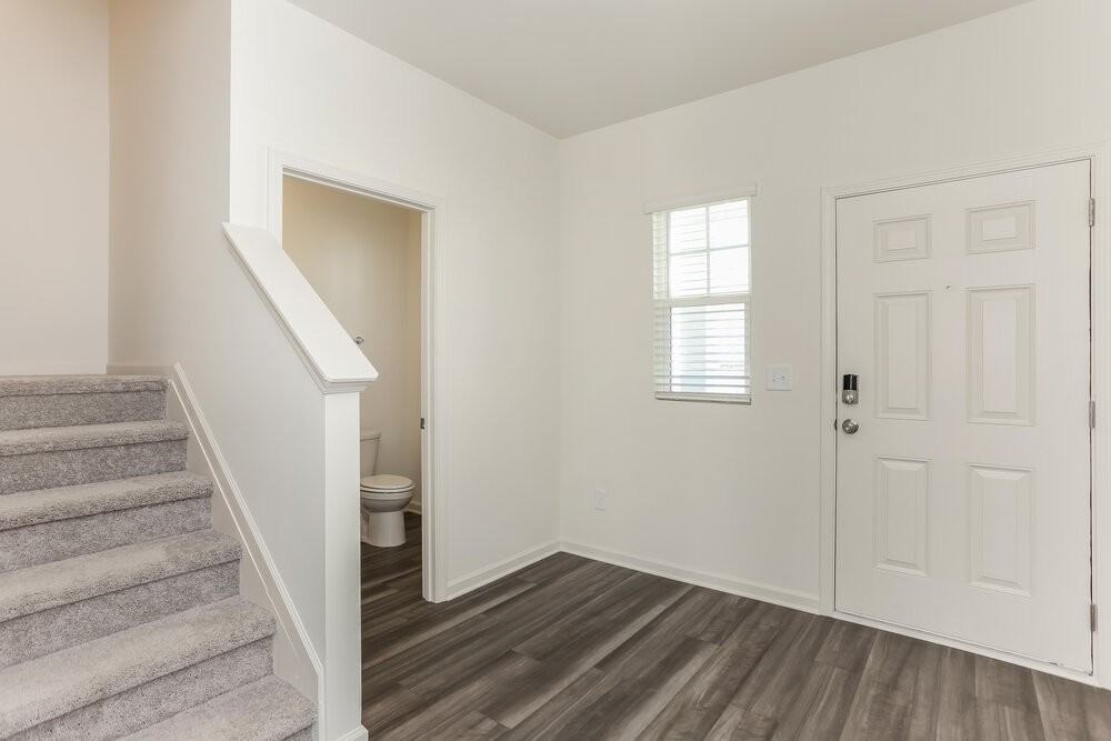 7624 Saffron Ave - Photo 4 of 17