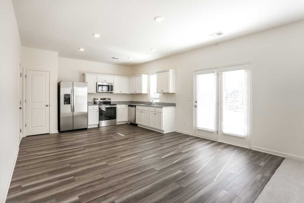 7624 Saffron Ave - Photo 5 of 17
