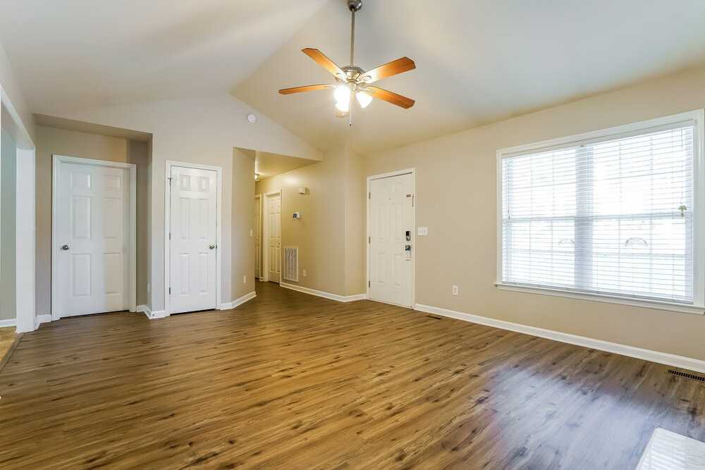 305 Wood Green Dr - Photo 5 of 16